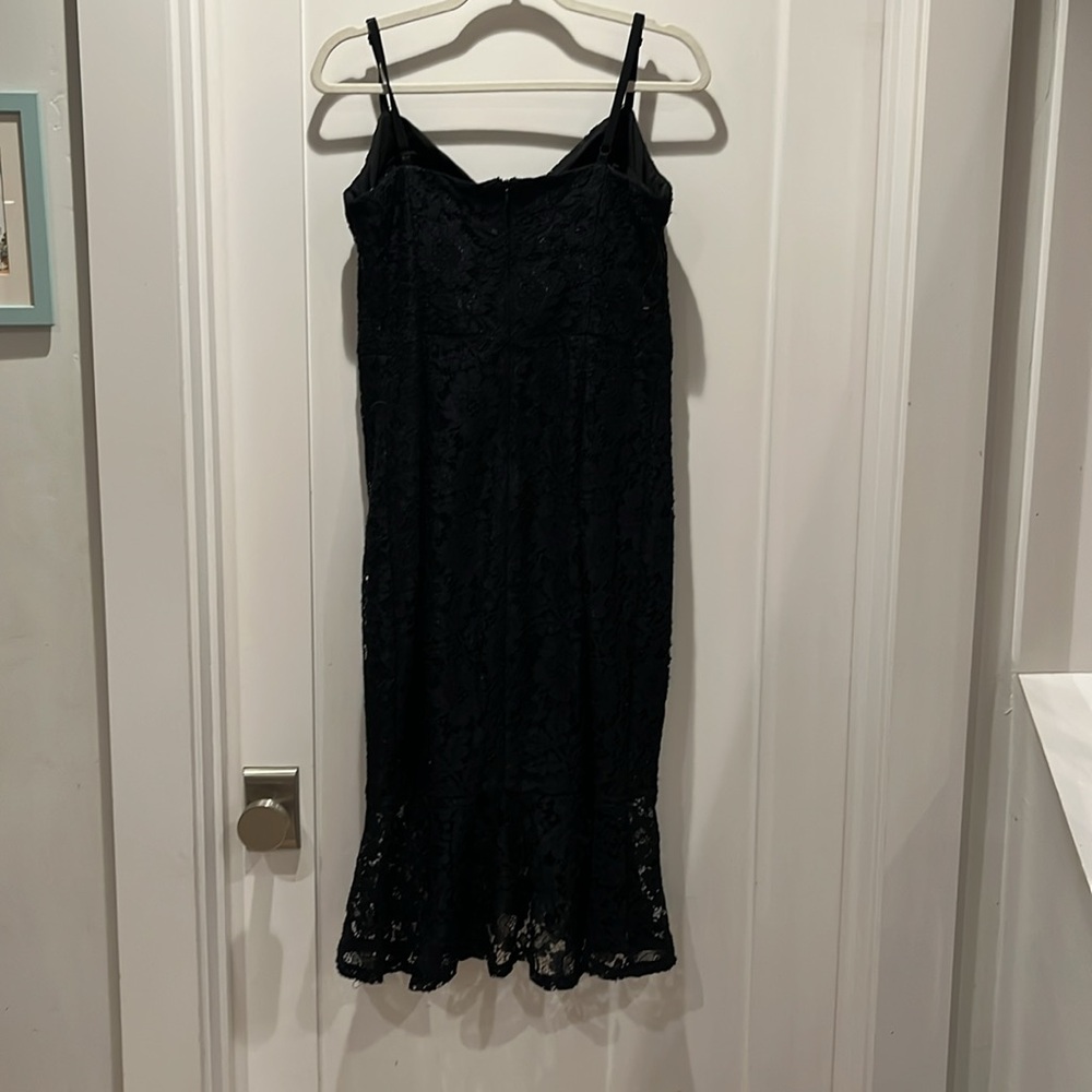Guess - Picture 3 of 4